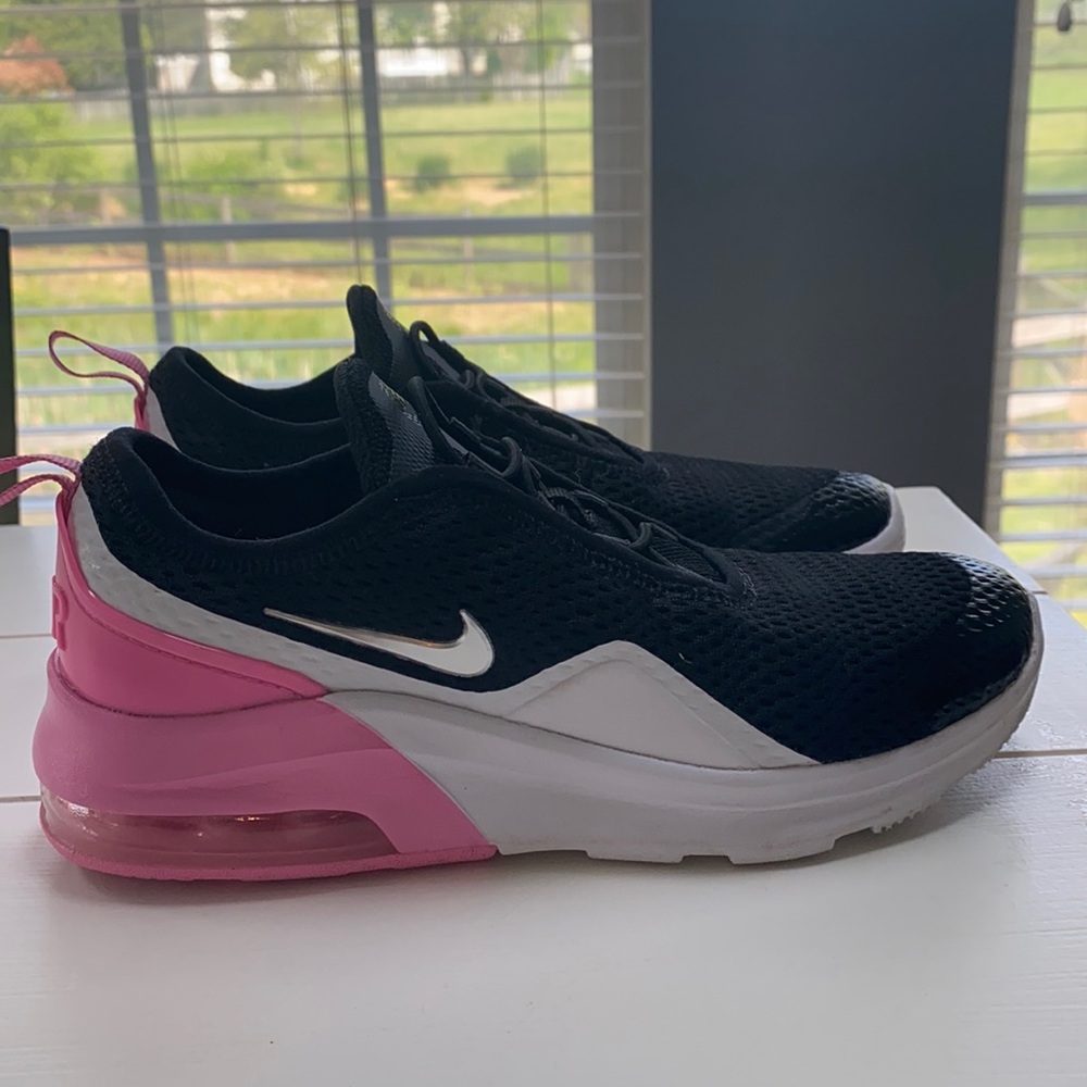 Nike Air Max Motion 2